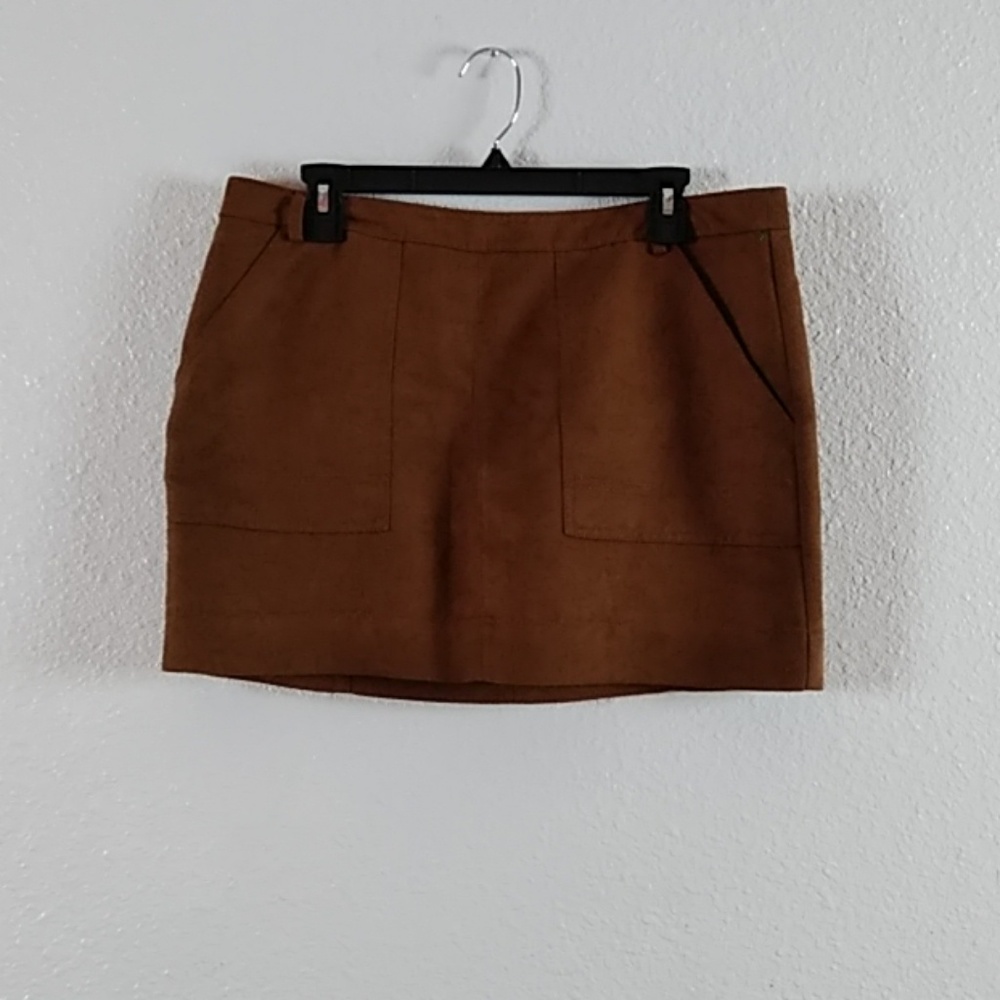 Hinge faux suede skirt